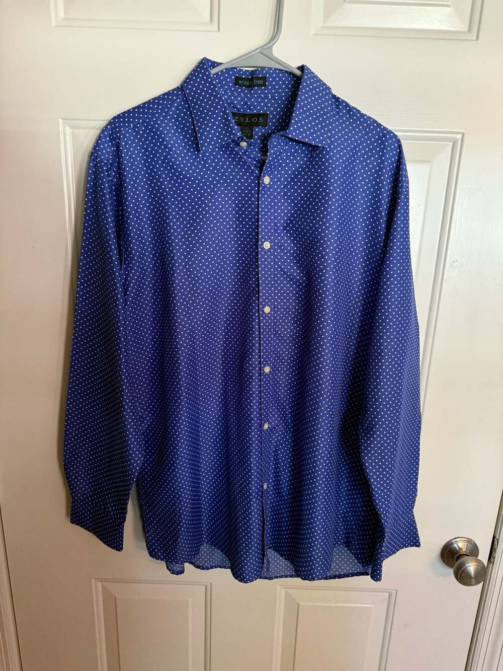 Zylos Wrinkle-Free Blue & White Polka Dot Long Sleeve Button-Up Shirt